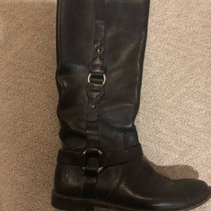 Black used Frye boots. Size 7 1/2